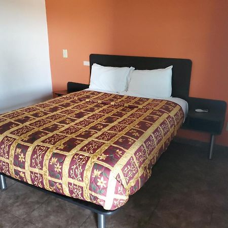 High Desert Inn Хеспирия Екстериор снимка