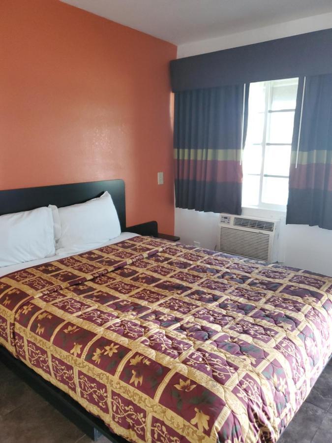 High Desert Inn Хеспирия Екстериор снимка